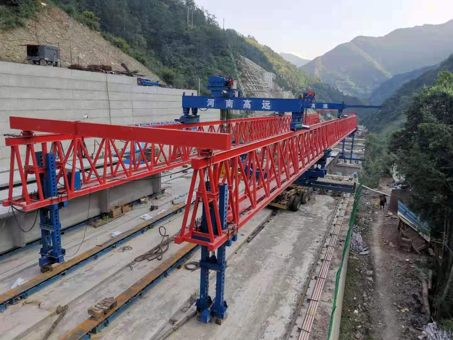 我們廠家對于JQJ30T-120M架橋機的技術(shù)要求推薦，仔細觀察它的特點使用的時候也會很方便